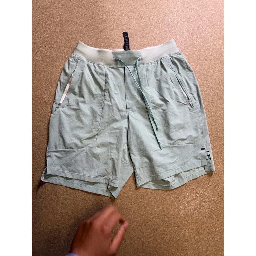 Lululemon Mens Size‎ S Light Green Commission Short 7 